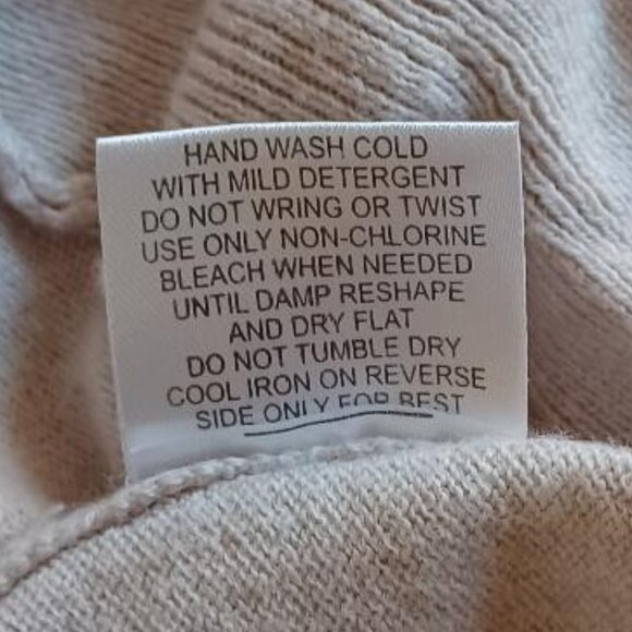 EUC Romeo & Juliet Couture BEIGE Cascading Ruffle Cardigan Size Medium - Picture 6 of 6